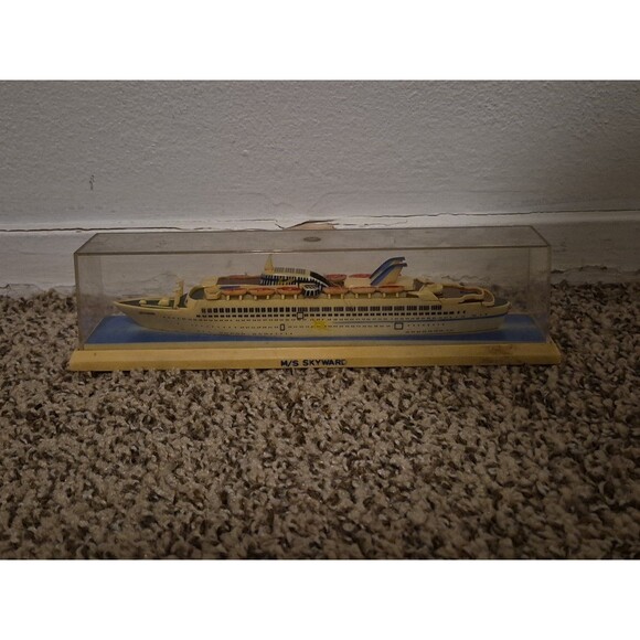 Other - Vintage M/S Skyward Cruiseship Plastic Model Ship in Case 9" 1961-1991